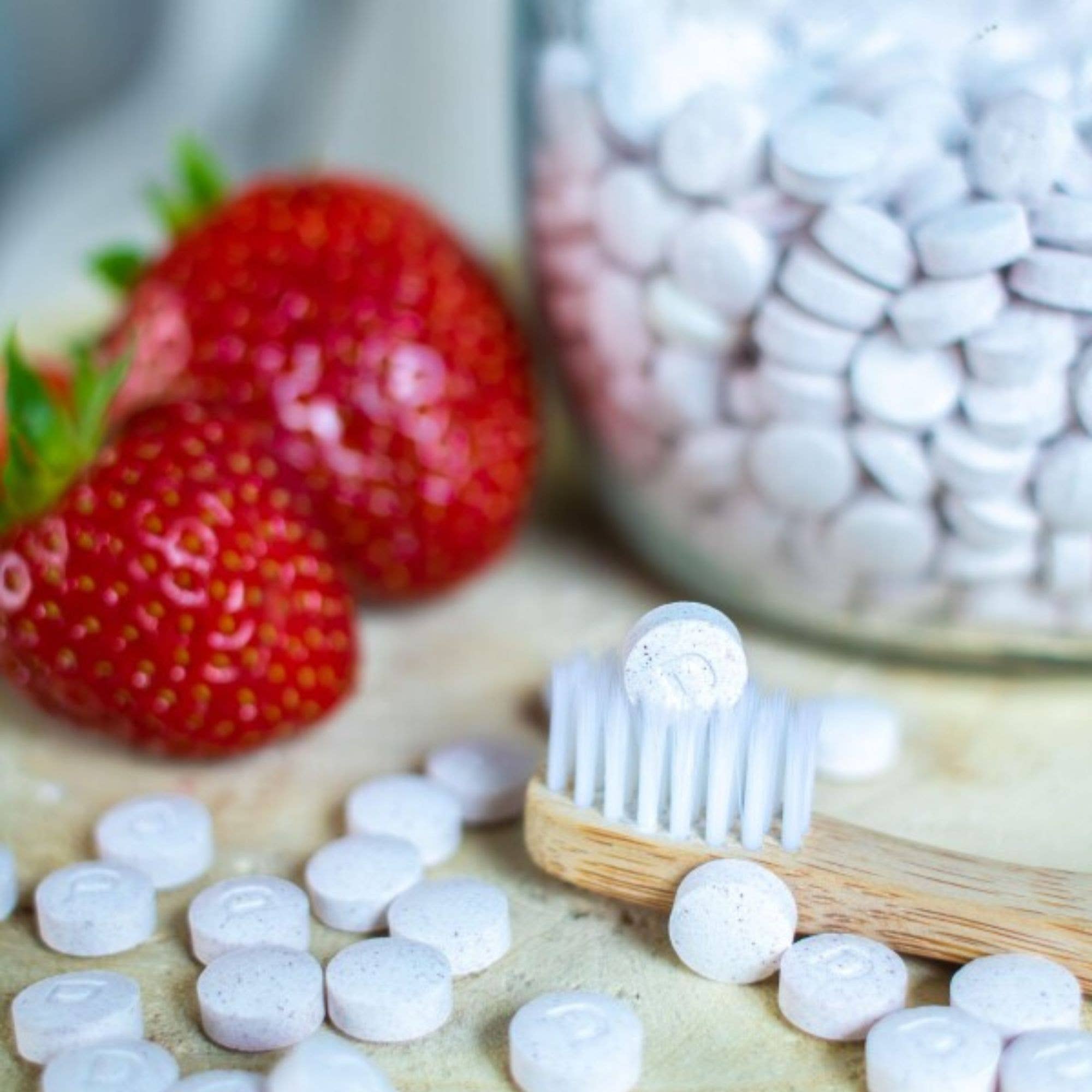 Chewable toothpaste tabs - Fluoride free: Strawberry