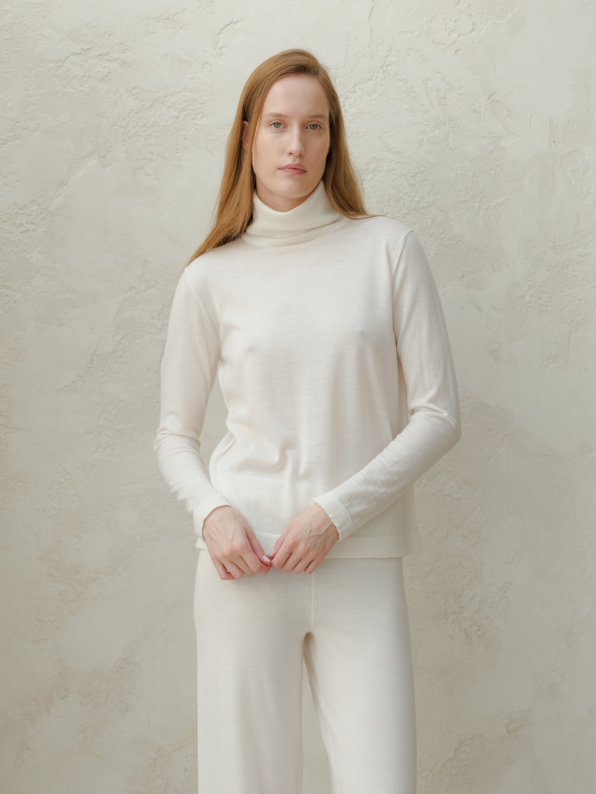 Extra Fine Merino Wool Turtleneck with Straight Sleeve-7