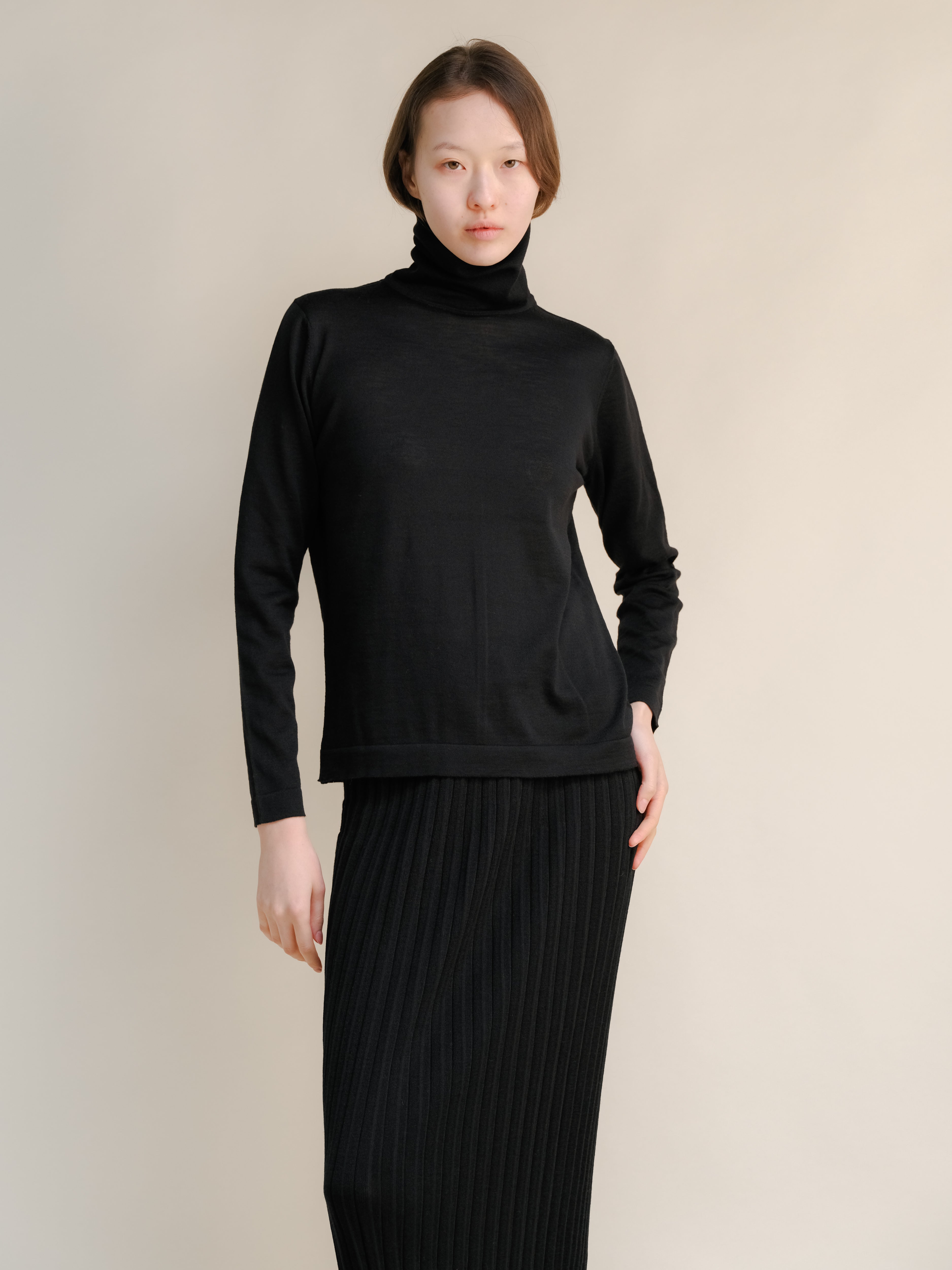 Extra Fine Merino Wool Turtleneck with Straight Sleeve-8