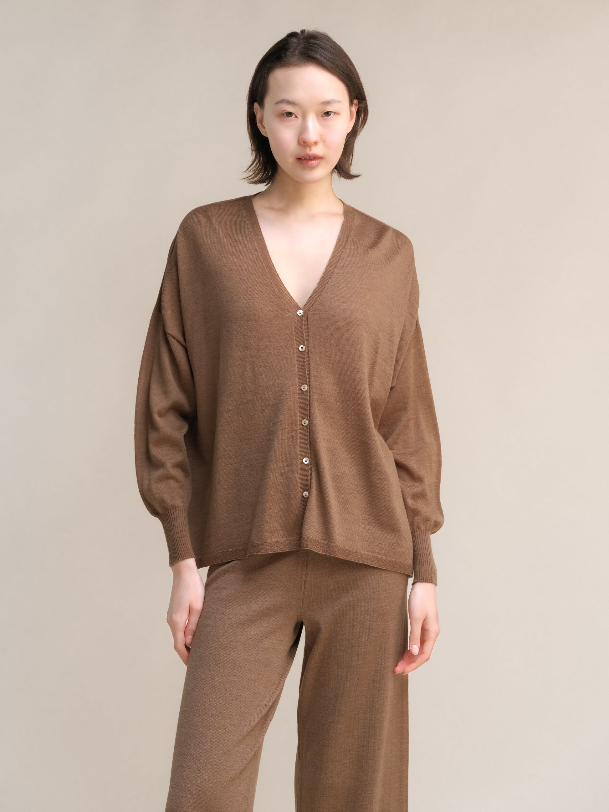 Extra Fine Merino Wool Oversized V-Neck Cardigan (3D-Knit)-15