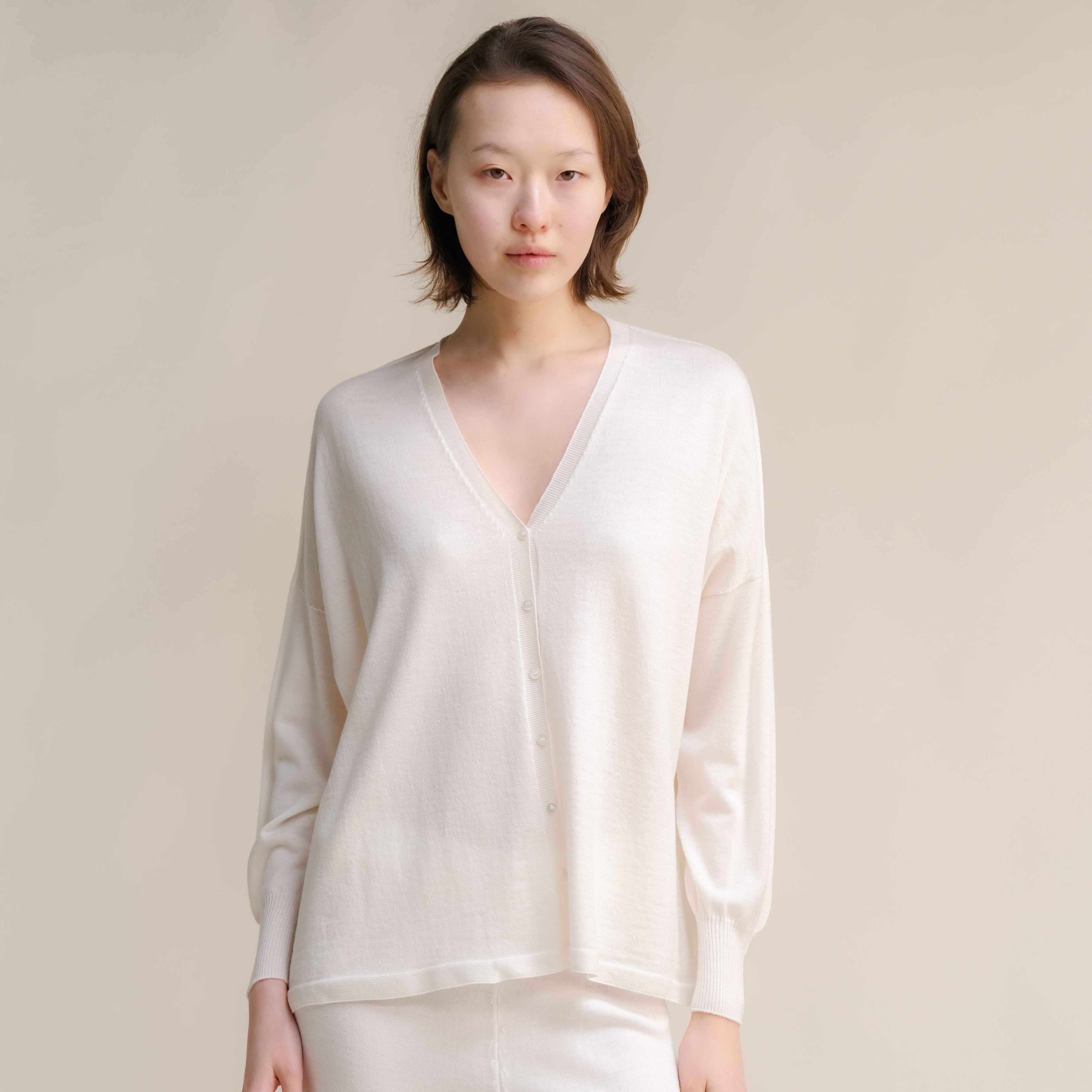 Extra Fine Merino Wool Oversized V-Neck Cardigan (3D-Knit)