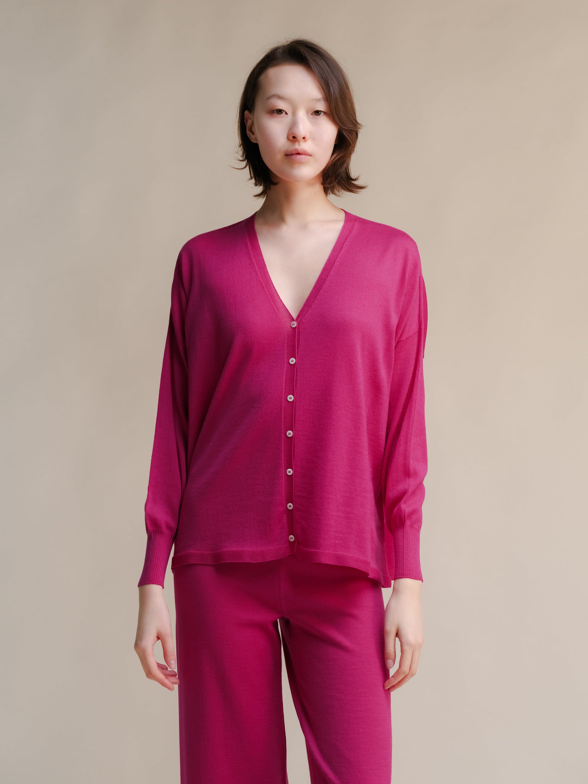 Extra Fine Merino Wool Oversized V-Neck Cardigan (3D-Knit)-8