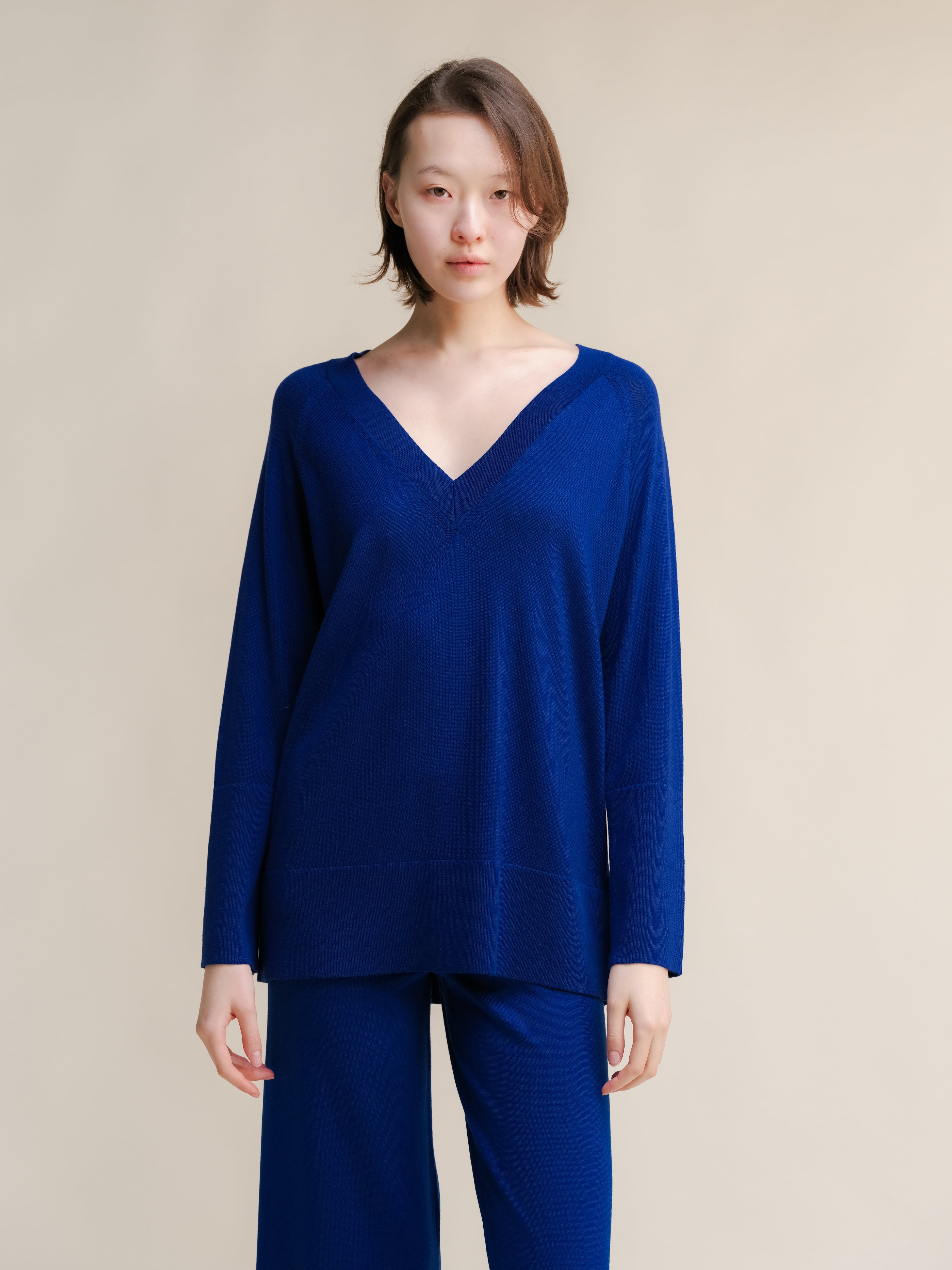Extra Fine Merino V Neck Maxi Sweater-8